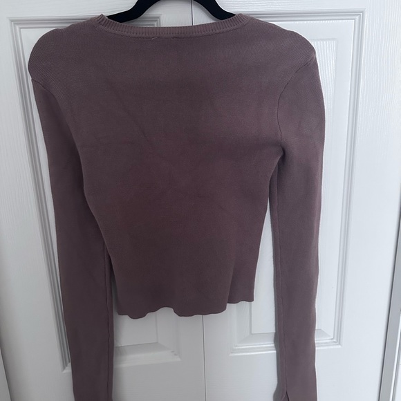 ABERCROMBIE Women's
Slim Crew Sweater - Picture 5 of 6